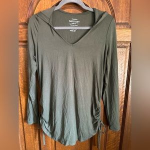 Super Soft V-Neck Side Tie Long Sleeve Hoodie with Ruched Sides Green Size 00/10